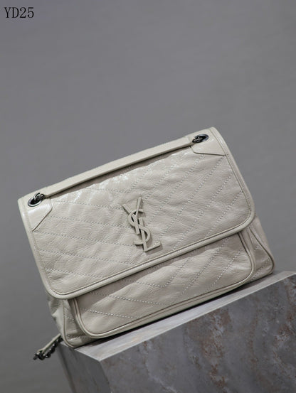 Niki Medium Leather Shoulder Bag