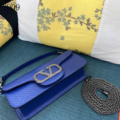 Garavani VLogo Signature Ayers Leather Bag