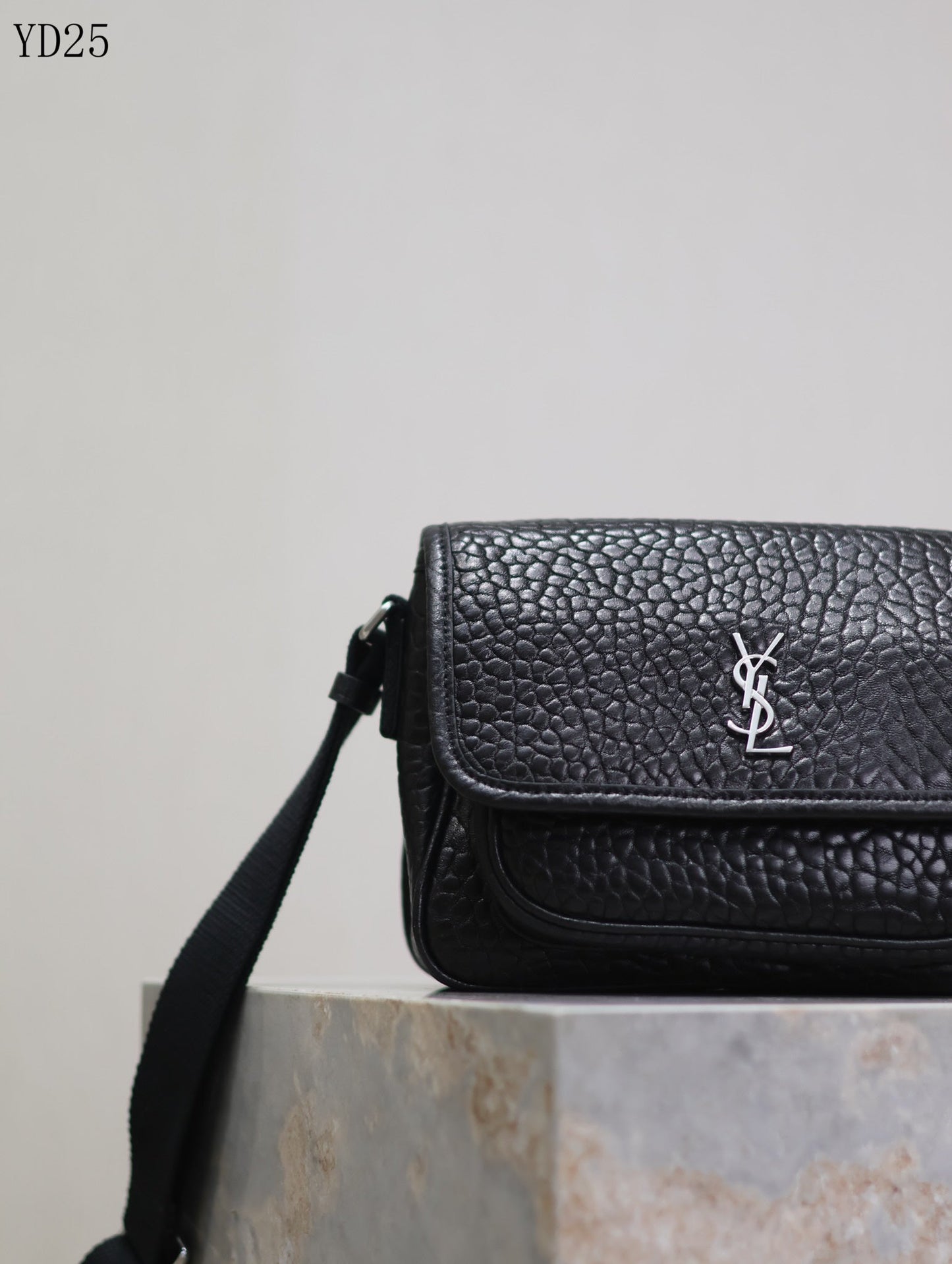 Niki Grained Leather Bag