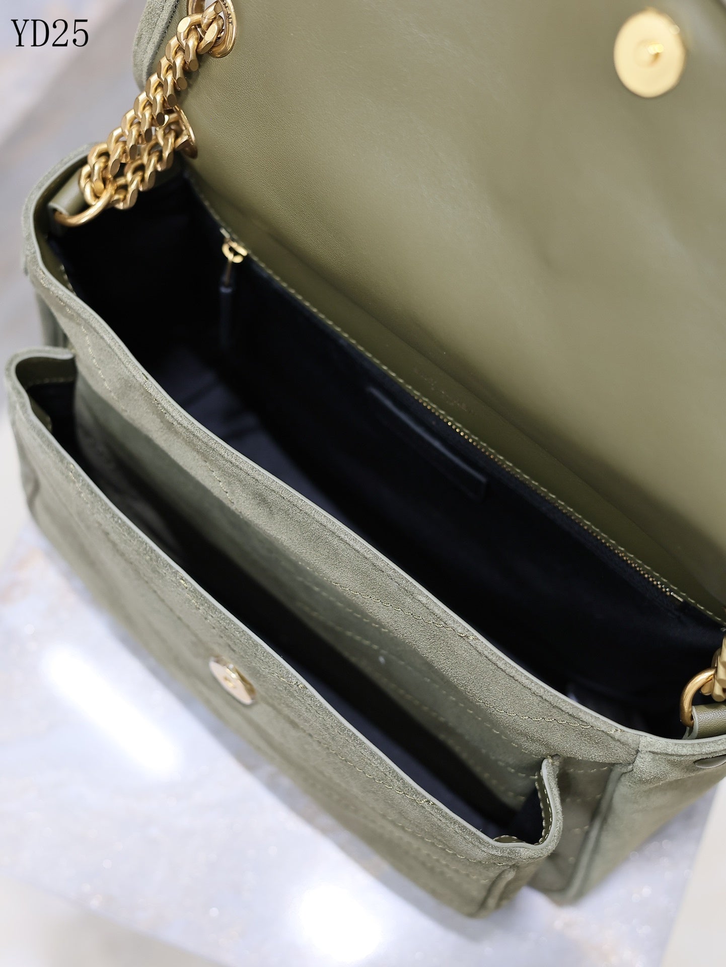 Niki Medium Shoulder Bag
