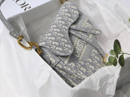 Saddle Oblique Canvas Bag