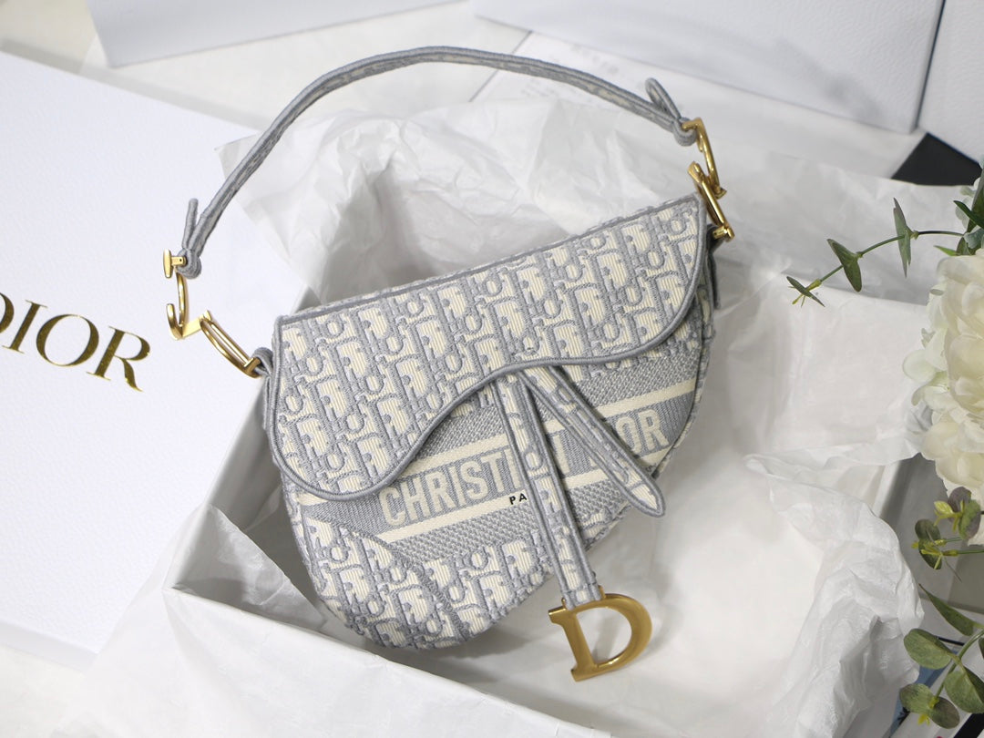Saddle Oblique Canvas Bag