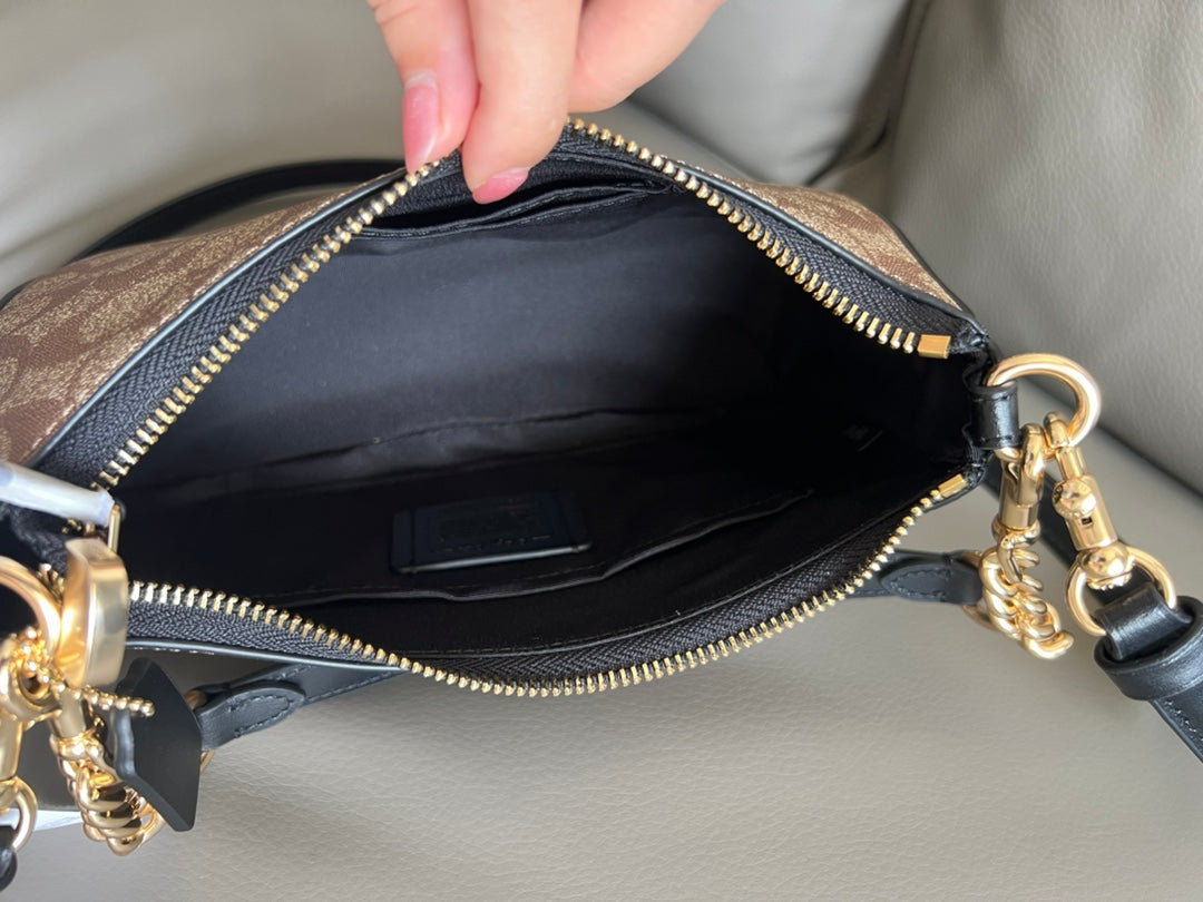 Teri Shoulder Bag