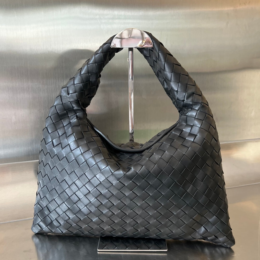 Small Hop Woven Leather Bag