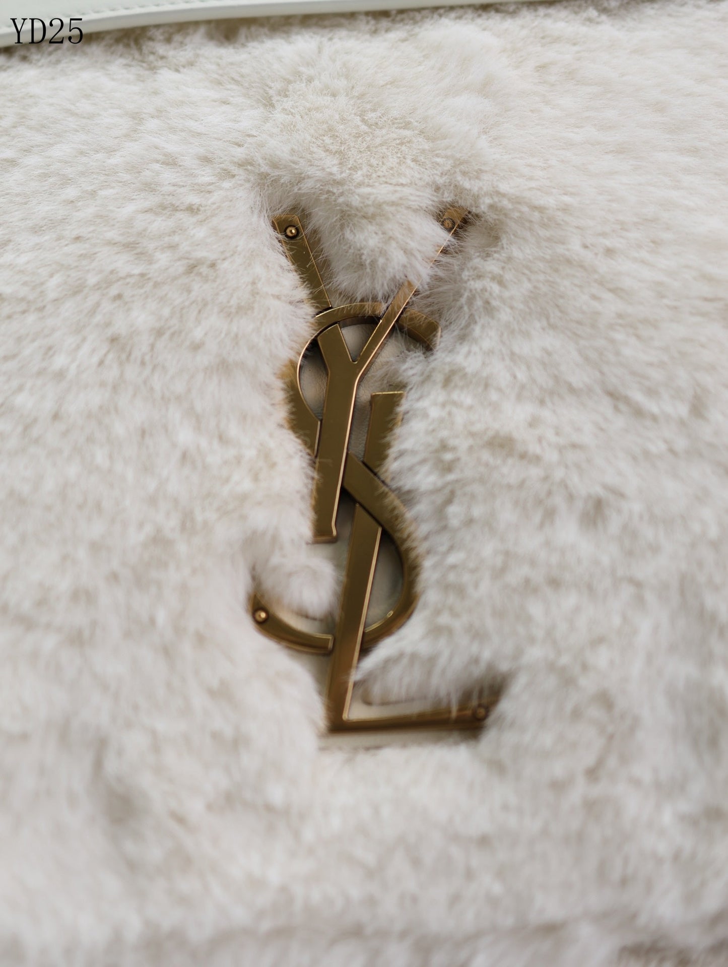 Niki Large in Shearling Bag