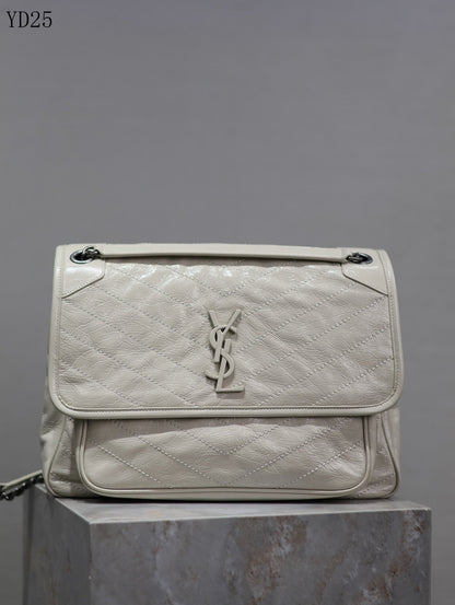 Niki Medium Leather Shoulder Bag
