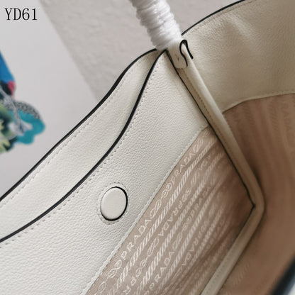Tote Bag in Soft Grain Leather