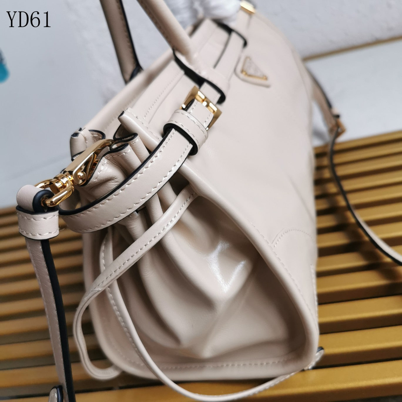 Bonnie Medium Leather Handbag