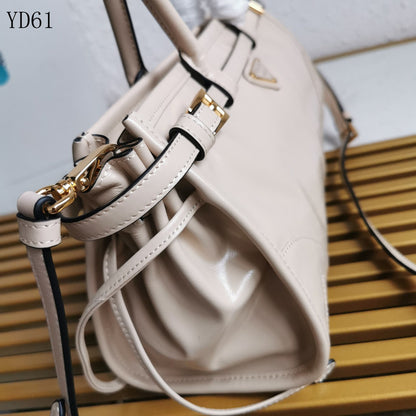 Bonnie Medium Leather Handbag