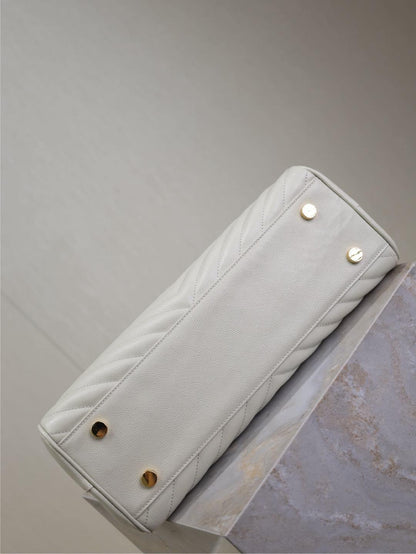 Grain Leather Chain Shoulder Bag