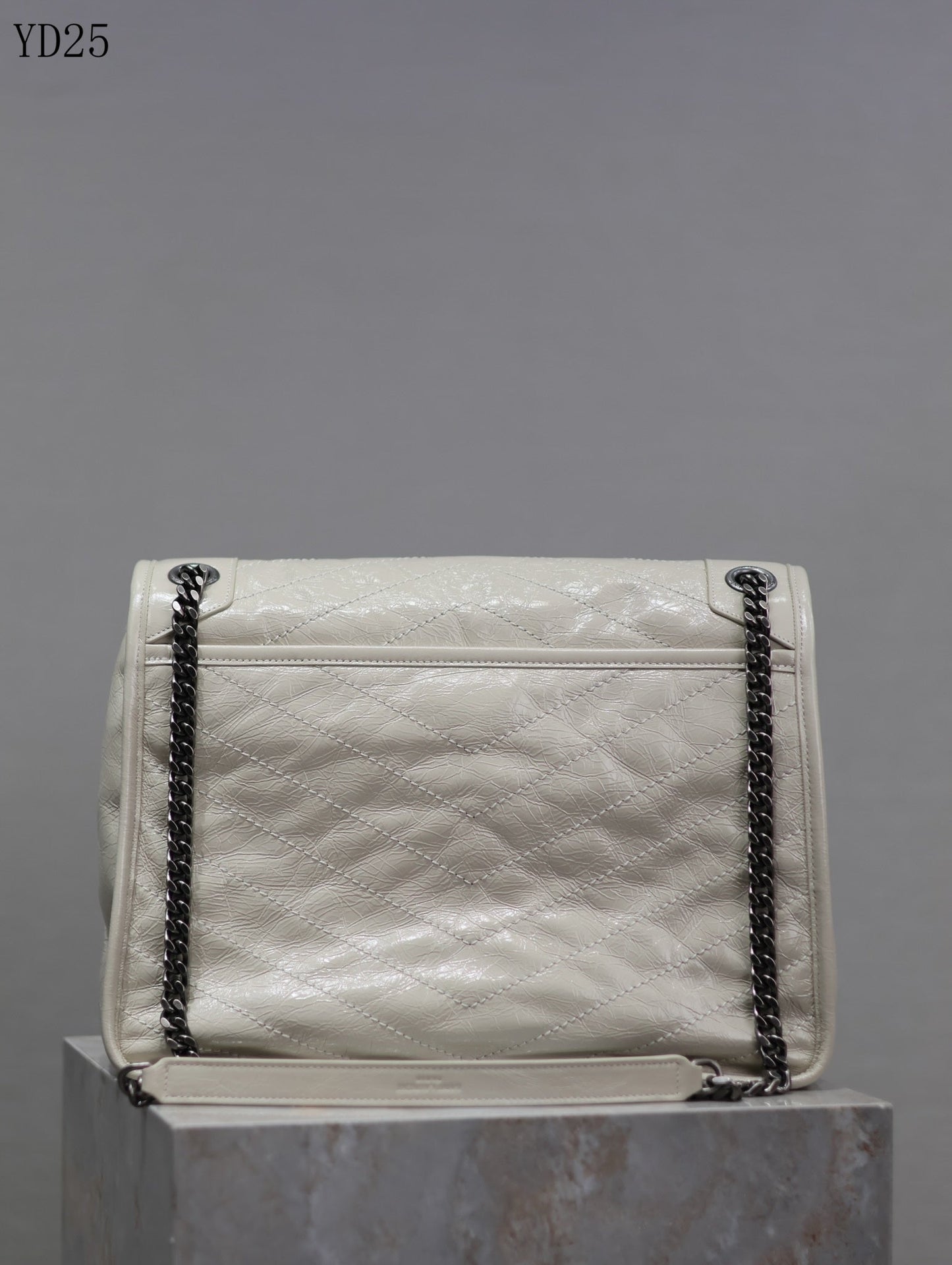 Niki Medium Leather Shoulder Bag