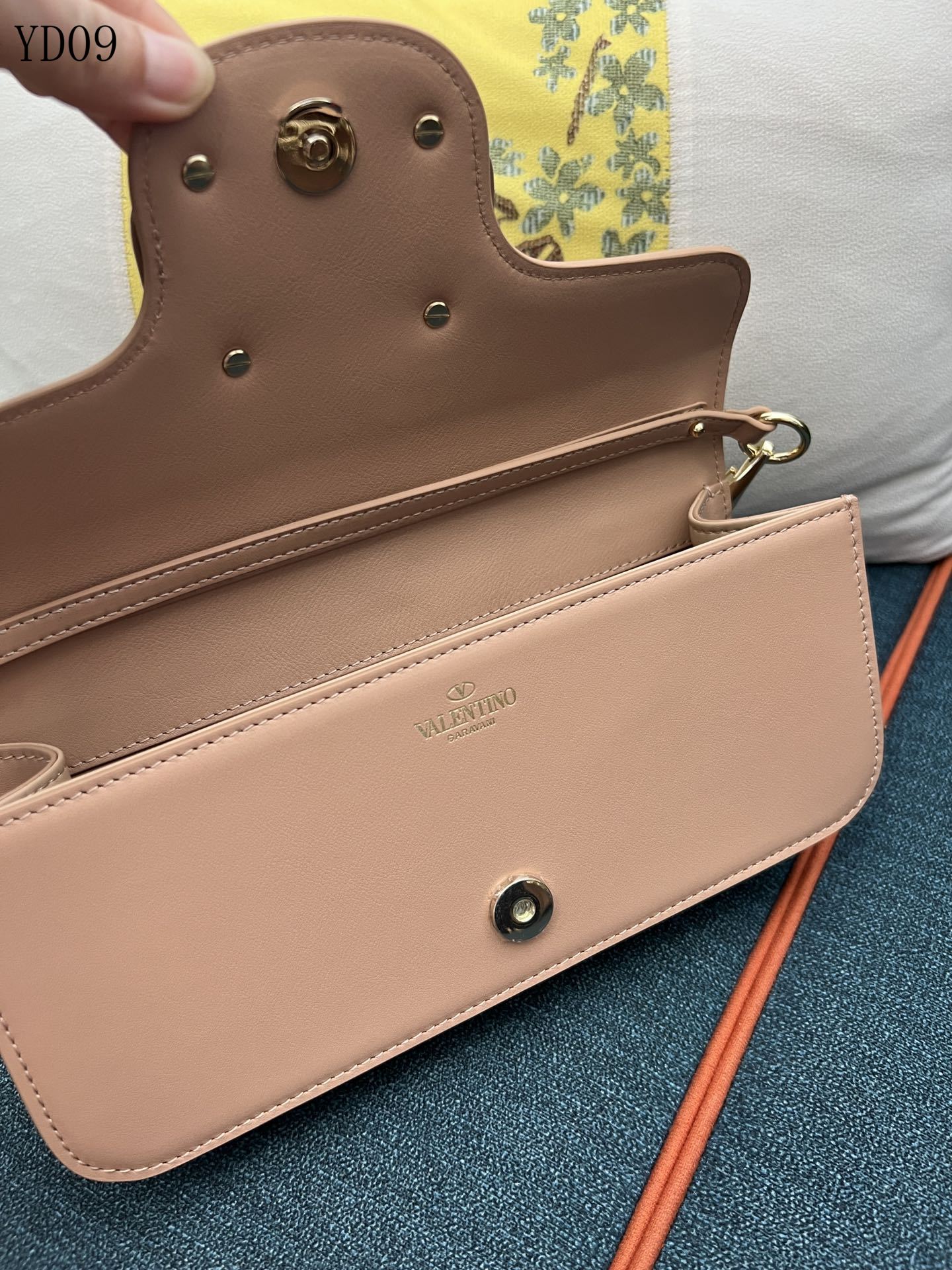 Garavani VLogo Signature Bag