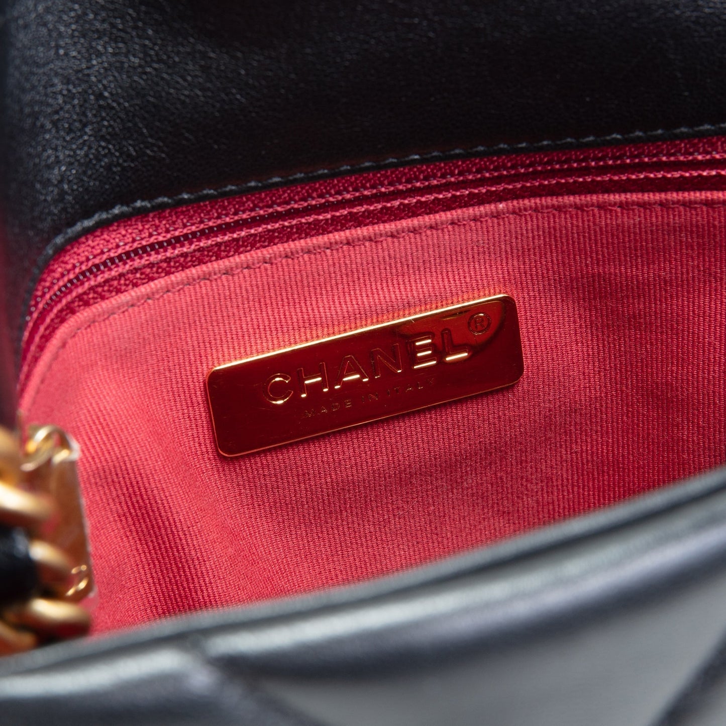 CHANEL 19 Flap Bag - Black