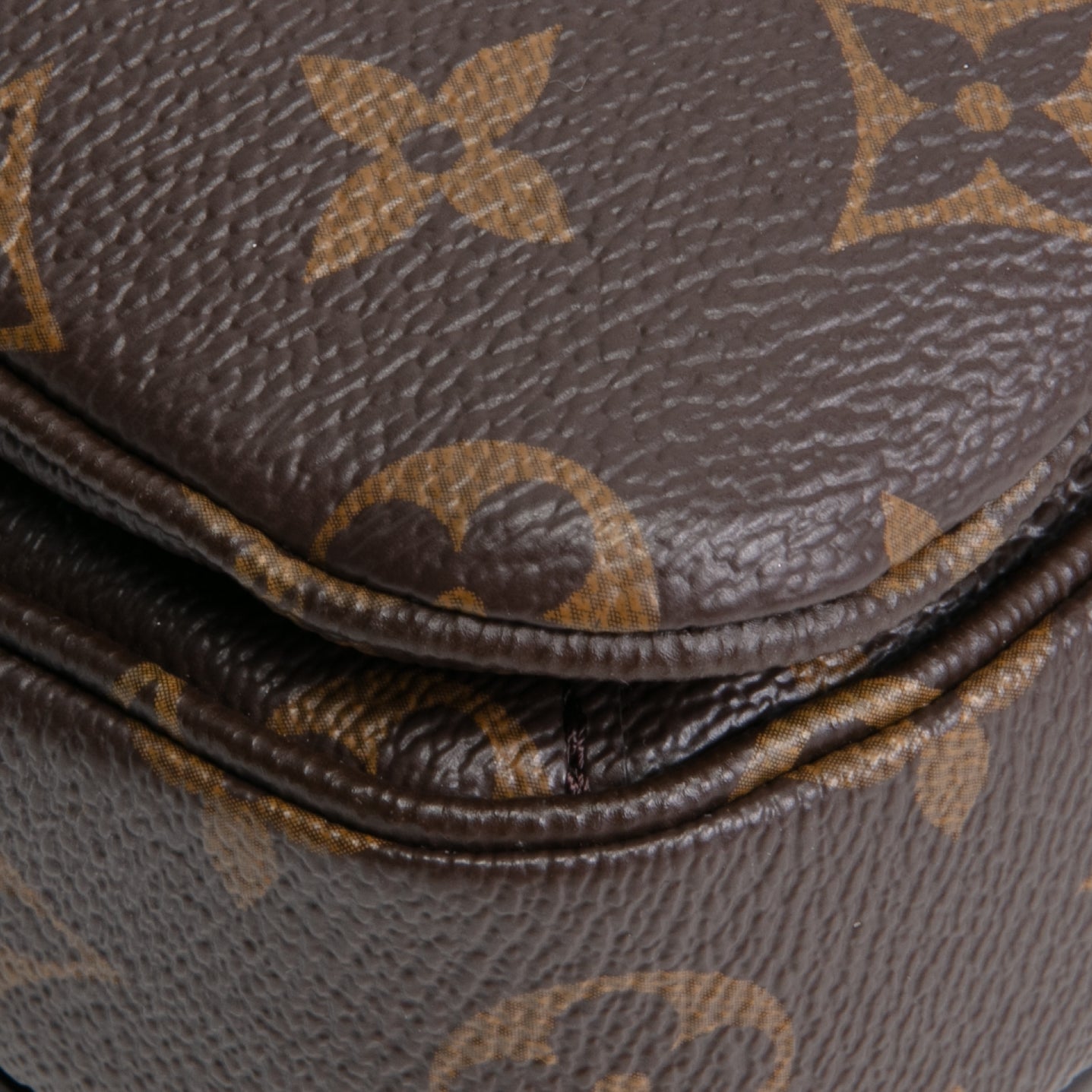 LOUIS VUITTON Pochette Metis Monogram