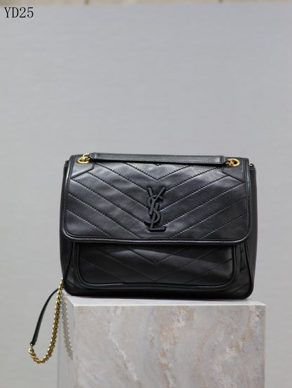 Niki Medium Leather Bag
