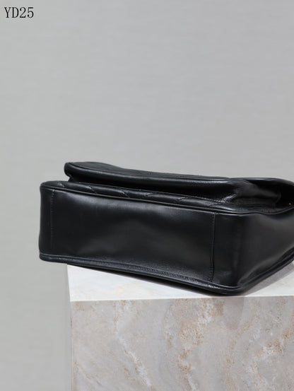 Niki Medium Leather Bag