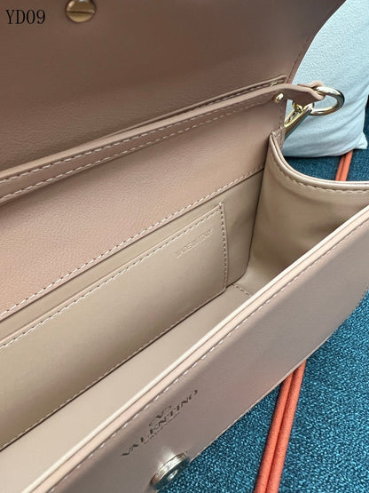 Garavani VLogo Signature Bag