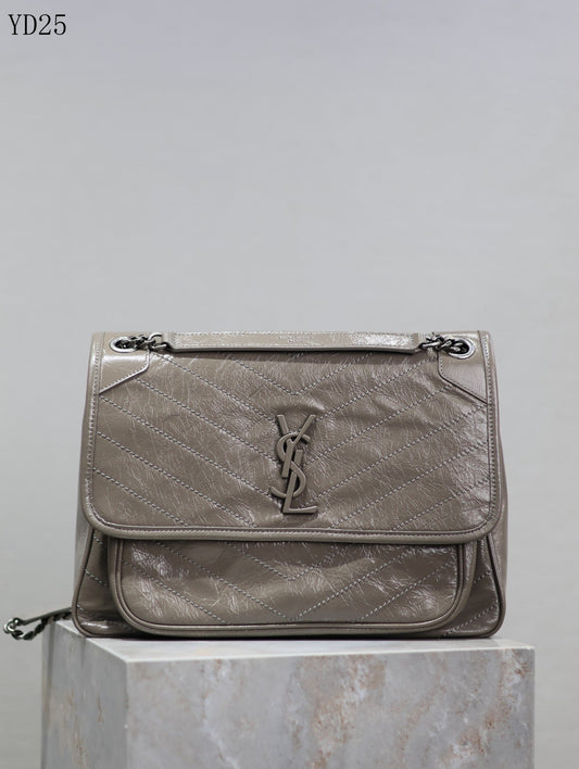 Niki Medium Leather Shoulder Bag