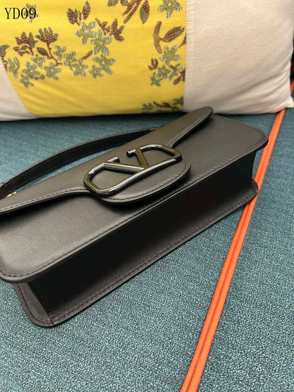 Garavani VLogo Signature Bag