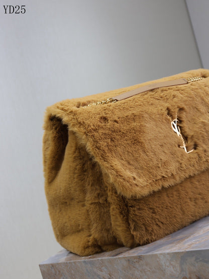 Niki Large in Shearling Bag