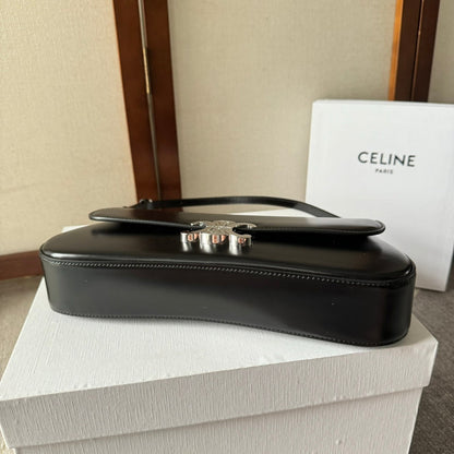 Lola Triomphe Baguette Leather Bag