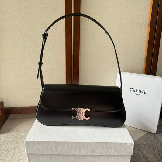 Lola Triomphe Baguette Leather Bag
