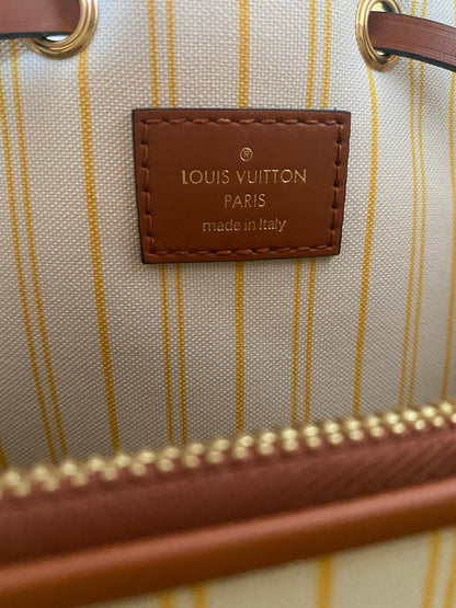 Louis Vuitton NeoNoe M57704