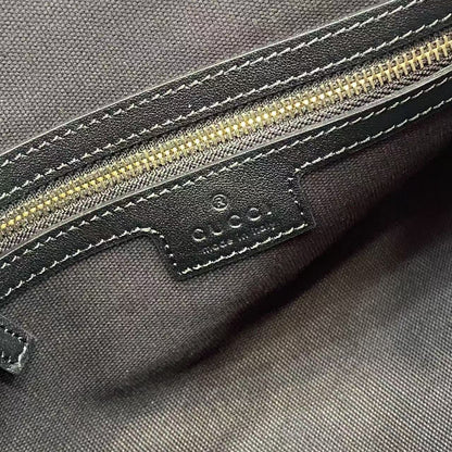 GG Emblem Leather Shoulder Bag