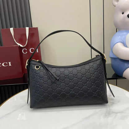 GG Emblem Leather Shoulder Bag